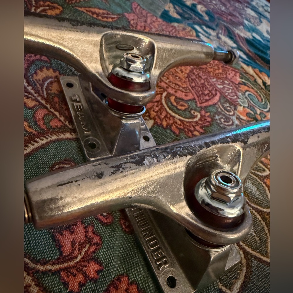 Thunder Team Hollow Polished 149 Skateboard trucks